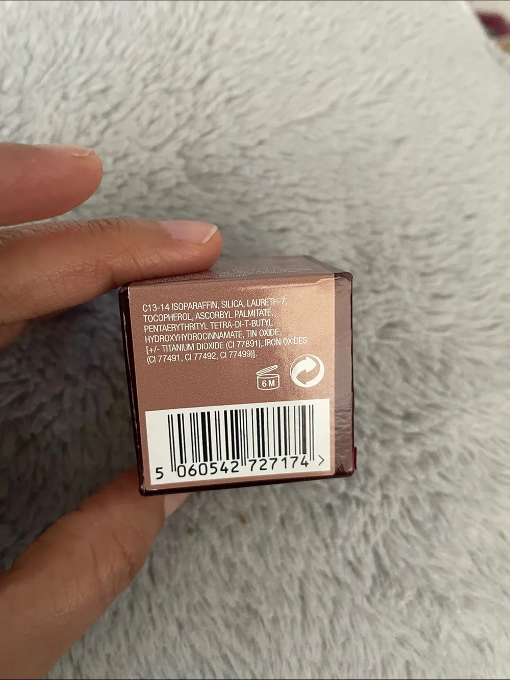 Charlotte Tilbury Eyes to Mesmerise Cream Shadow - Deep Wine with Gold Accents